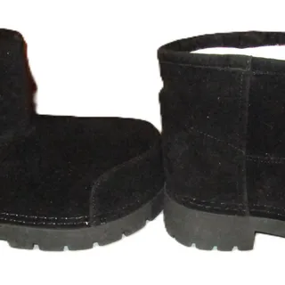 Photo of Women's Black Faux Suede Ankle Boots Size 7 White Sherpa Lined Chunky Lug Sole