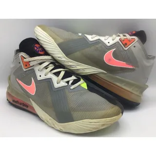 Photo of Nike LeBron 18 Low Space Jam Bugs vs Marvin Mens 10.5 Sneaker CV7562-005