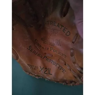 Photo of Vintage All-Star X2ILRight hand throw Series Prototype Baseball Glove
