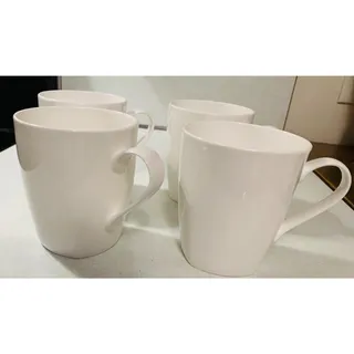 Photo of 4 Studio TU Fine Bone China Mugs Tabletops Unlimited Quattro Set