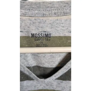 Photo of Mossimo Supply Co. Women's V-Neck T-Shirt Size L