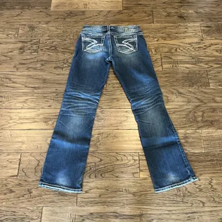 Photo of Silver Jeans Suki 17” Bootcut Mid Rise Size 29