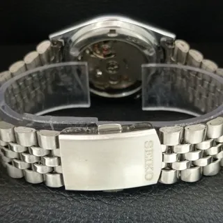 Photo of Vintage 1983 Seiko Automatic Mens Silver Watch W/daydate & Red accents