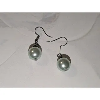 Photo of Pretty Feminine Vintage 1980s Pale Green Faux Pearl Dangle Earrings