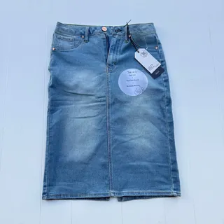 Photo of 1822 Denim Women’s Size 8 Light Blue Stretch Denim Skirt Calf Length