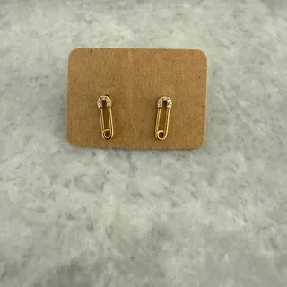 Photo of BRANDY MELVILLE SAFTEY PIN GOLD EARRINGS
