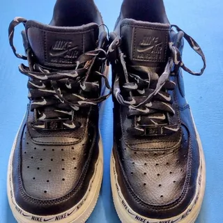 Photo of Nike women's chunky Air Force 1 black and white ribbon size 8 excellent conditi