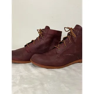 Photo of Kodiak Men's Lace-Up Chukka Boots in Burgundy