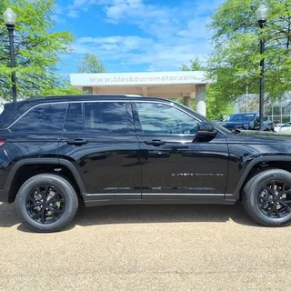 Photo of 2026 Jeep Grand Cherokee Altitude