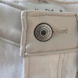 Listing Photo Thumb #4