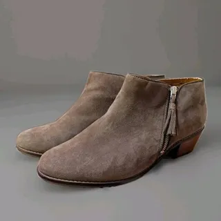 Photo of Vionic Serena Ankle Booties Women Size 10 " Greige " Taupe Suede Side Zip Tassel