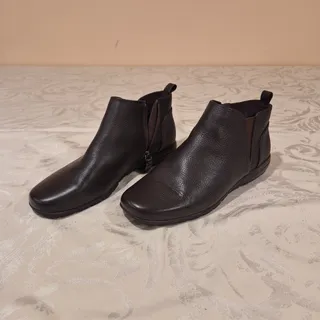 Photo of Easy Spirit Aerial Women's Brown Ankle Booties 8.5W Leather Flat Zip