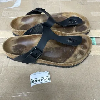 Photo of Birkenstock Gizeh Black Thong Sandals | Women's 8 | Pre-Owned - Good
