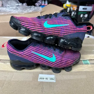 Photo of Nike Air VaporMax Flyknit 3 Pink Black Teal | Youth 7 | Pre-Owned - Good