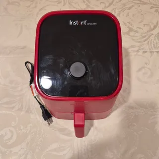 Photo of Instant Vortex 2-Quart Red 1300W Mini Air Fryer